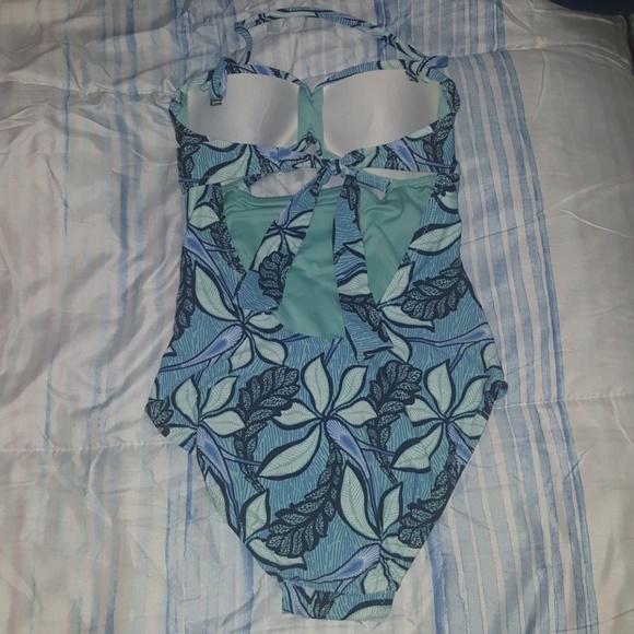 Swimsuit - Picture 2 of 2